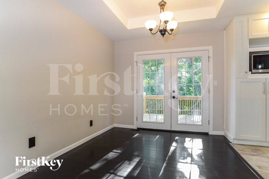 Building Photo - 8705 N Wayland Ave