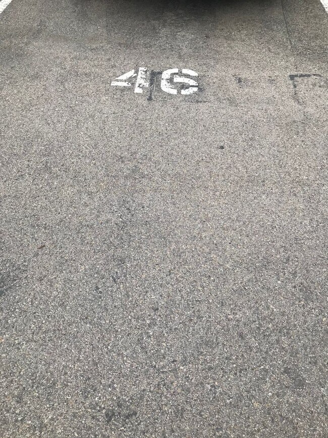 Building Photo - Beautiful Ground Floor 3-Bed 2-Bath Condo ...