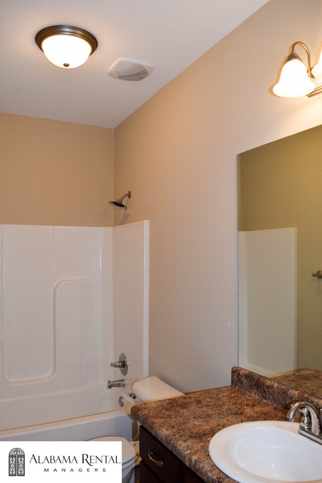 Building Photo - 839 Kent Dr
