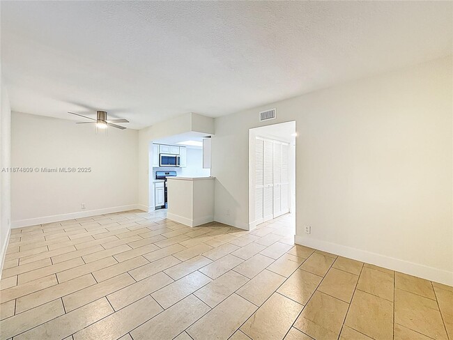Building Photo - 1379 Seaview
