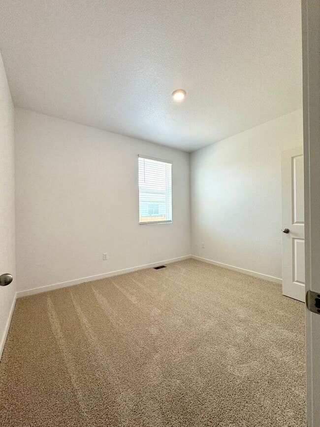 Building Photo - Built in 2024! 5 bedroom 3 Bath House in W...