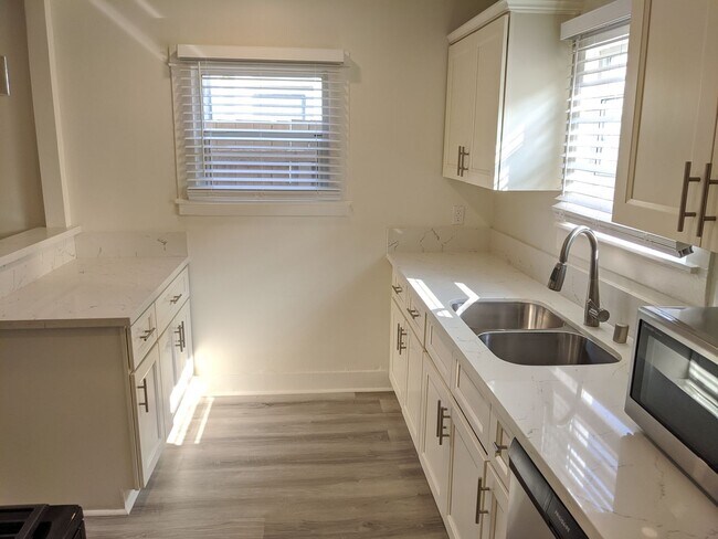 Building Photo - 4041 Van Buren Pl