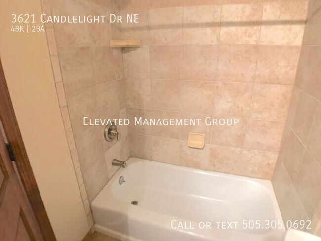 Building Photo - 3621 Candlelight Dr NE