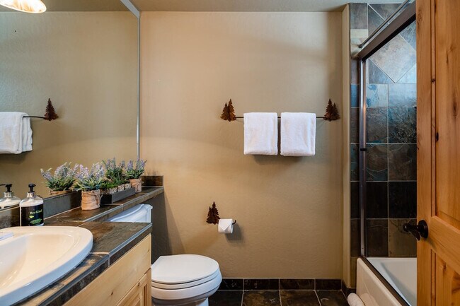 Building Photo - 4 Full Moon Rd