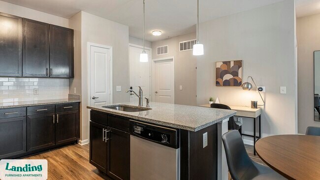 Building Photo - 915 Brentmoor Dr