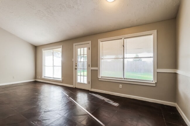 Building Photo - 21126 N Tangle Creek Ln
