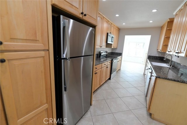 Building Photo - 484 Plaza Estival