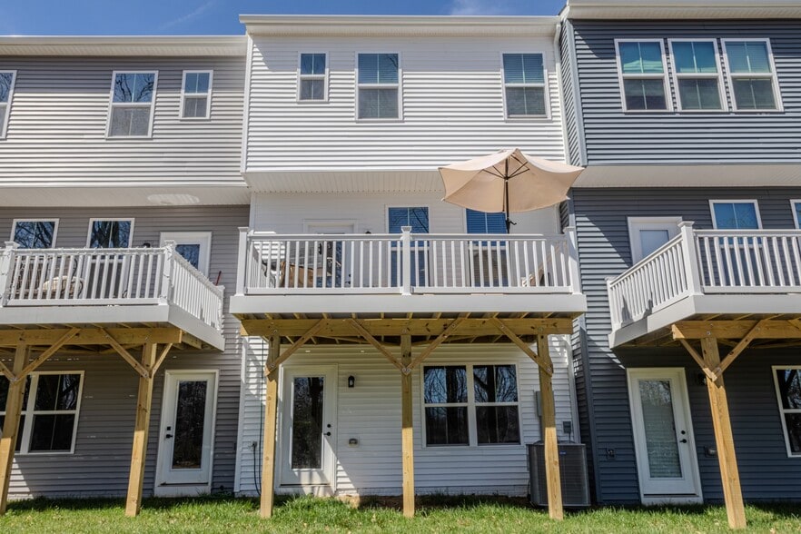 Building Photo - 8679 Stevenson Ln