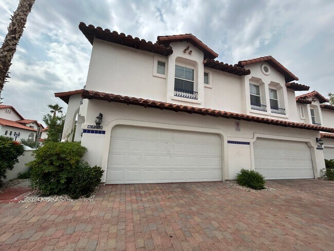 Building Photo - A Beautiful Town Home around the Spring Va...