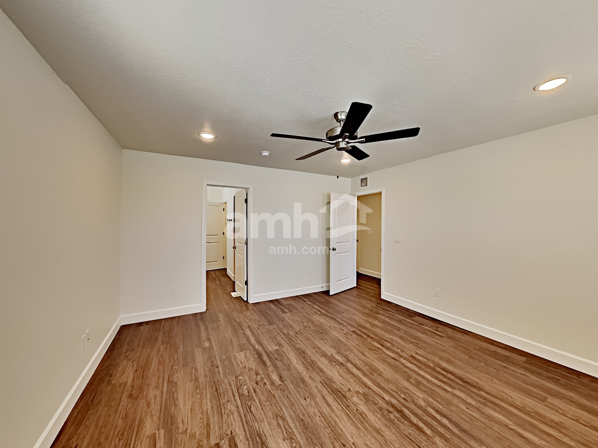 Building Photo - 6113 W Arranmore Dr