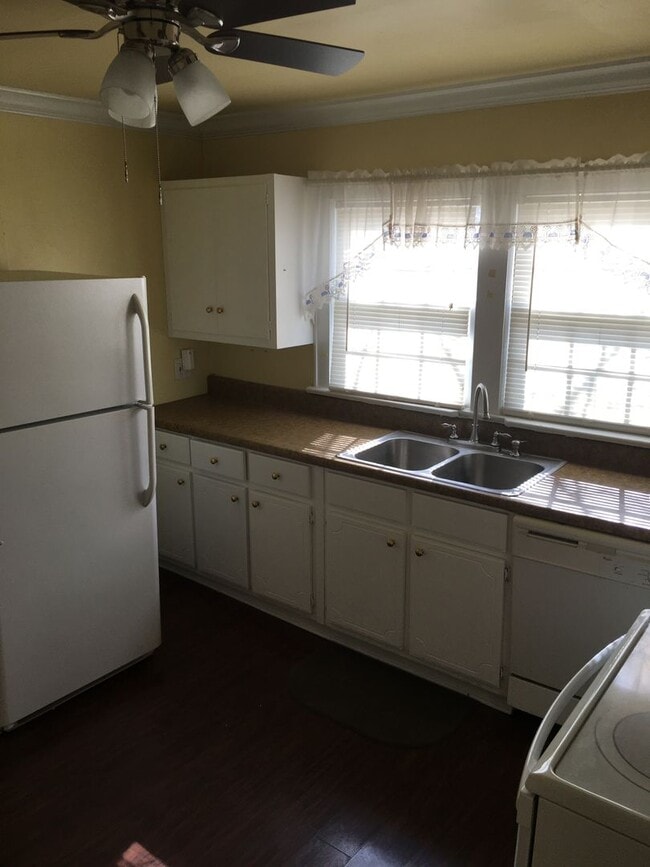 Building Photo - 2/1 Cottage in Shannon $1,095