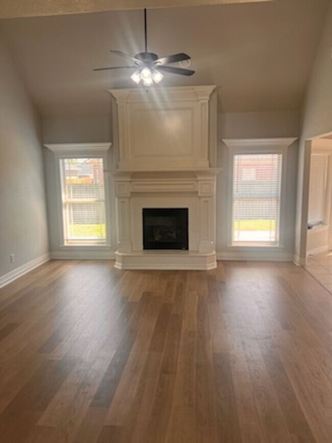 Building Photo - Spacious 4 Bedroom Home in Centerton