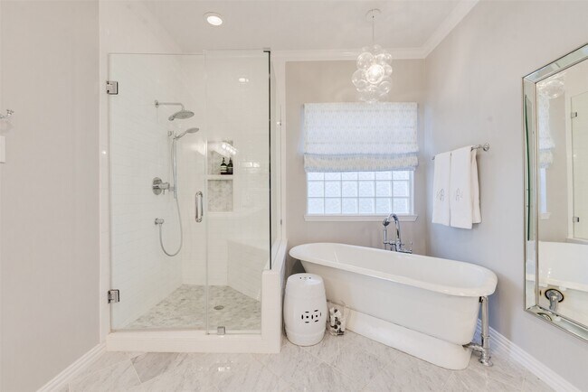 Building Photo - 1504 W 23rd St