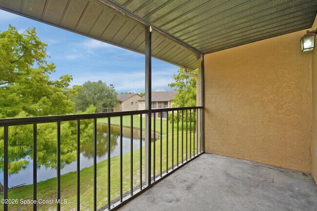 Building Photo - 240 Spring Dr