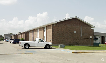 Building Photo - Lapalco Court