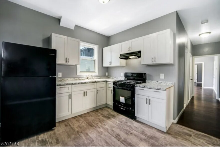 Building Photo - 106 Vermont Ave