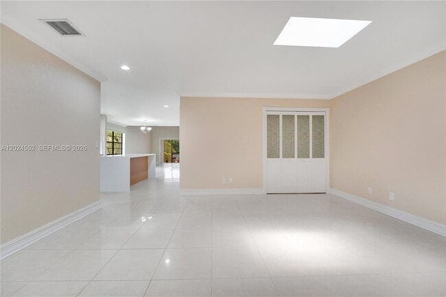Building Photo - 3719 Estepona Ave