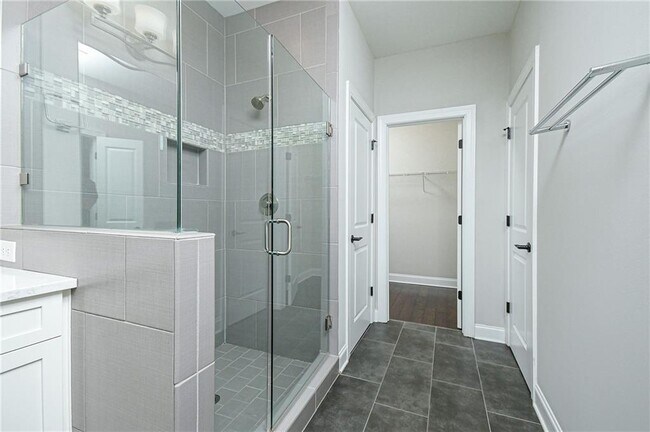 Building Photo - 1299 Linden Ct