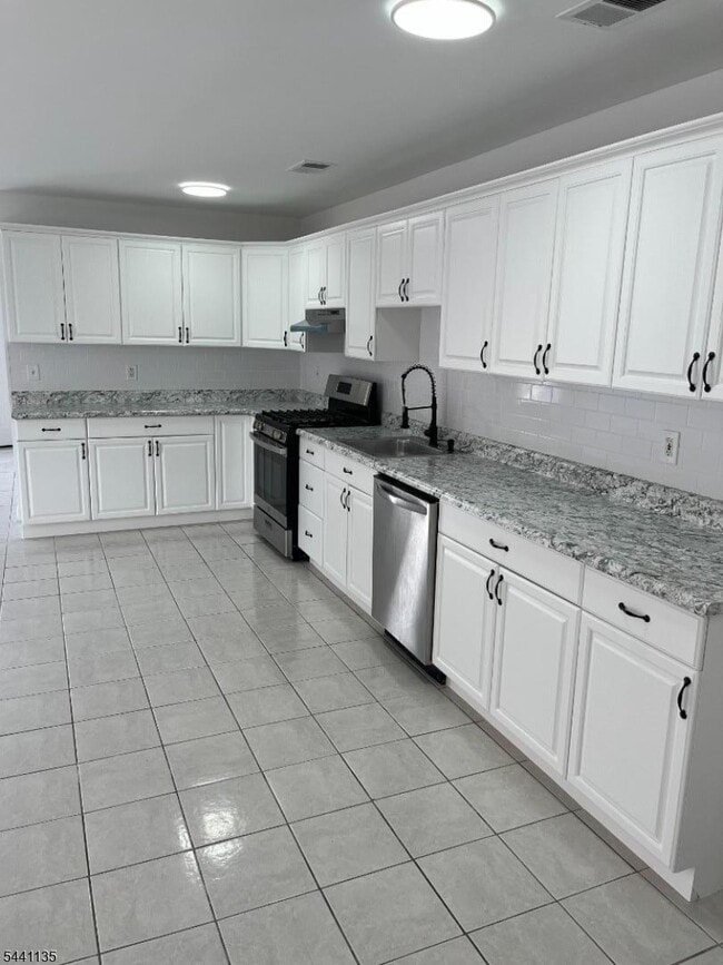 Building Photo - 621 Elizabeth Ave