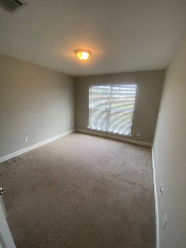 Building Photo - 26 Kinlock Ct