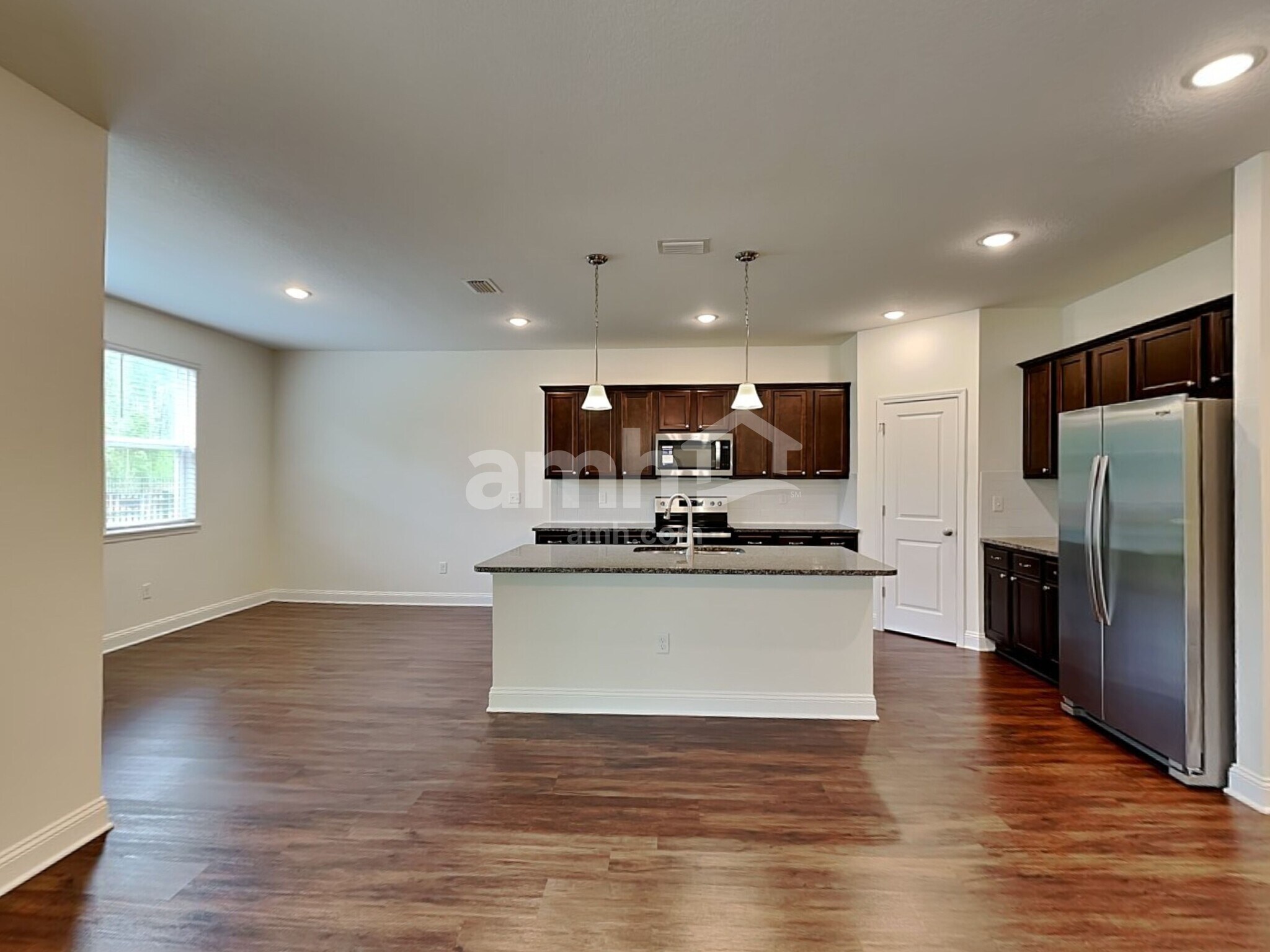 Building Photo - 329 Banyan Frst Dr