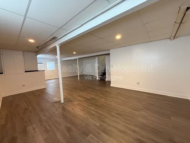 Building Photo - 468 Columbine Ln