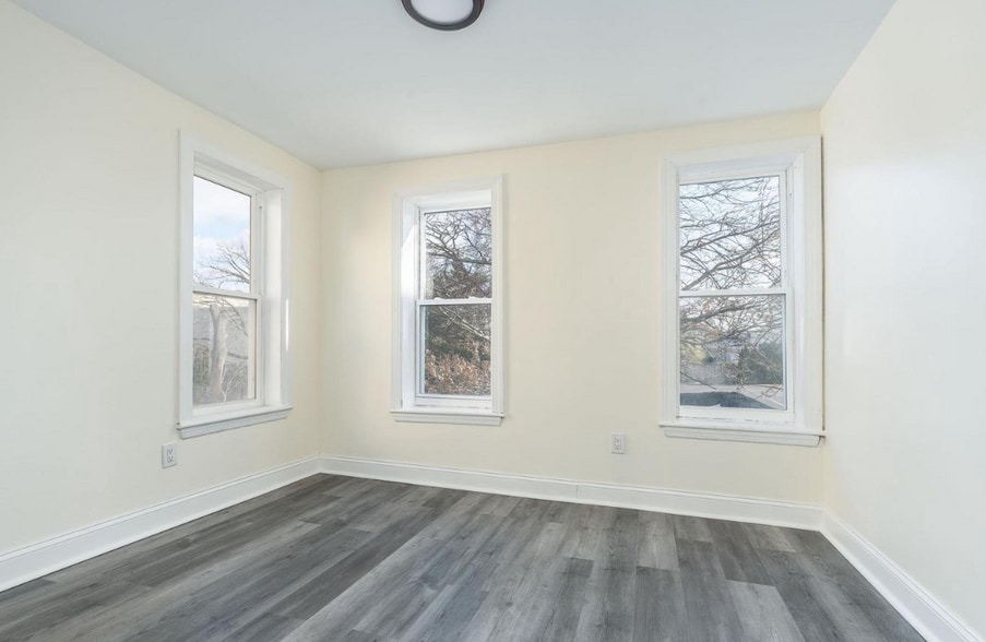 Building Photo - 46 W Washington Ln