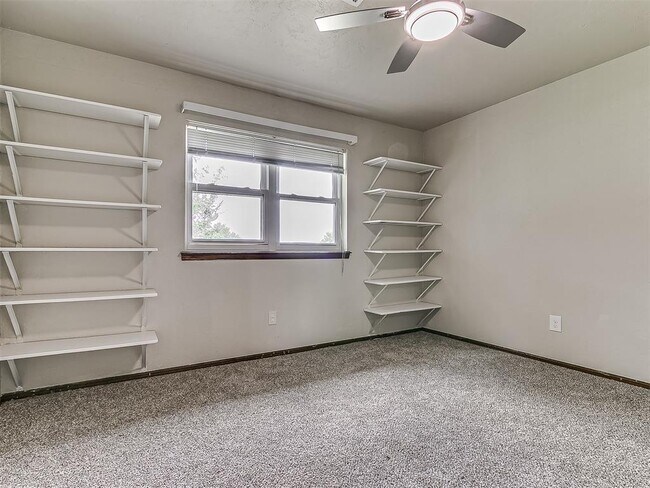 Building Photo - 1170 Mockingbird Cir