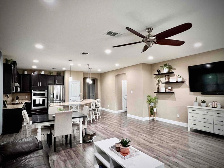 Building Photo - 1910 Ashberry Trail