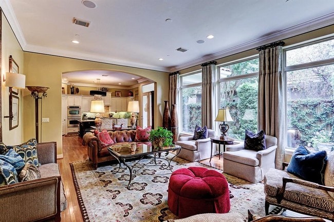 Building Photo - 100 S Creekside Ct