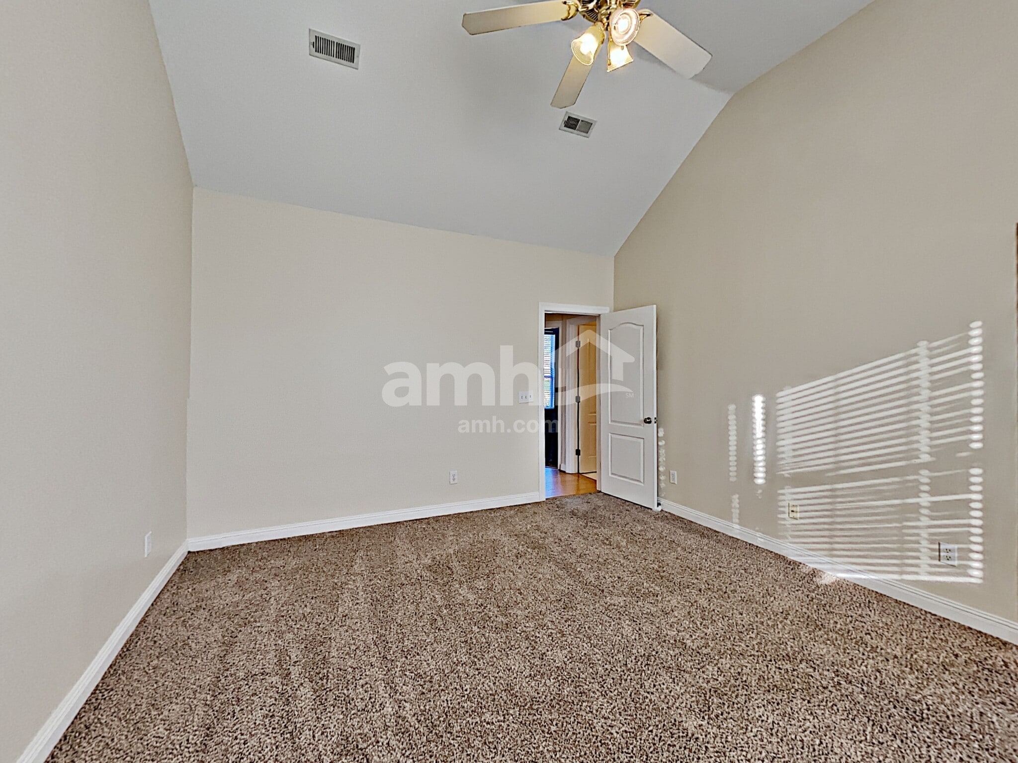 Building Photo - 622 Creekfront Dr