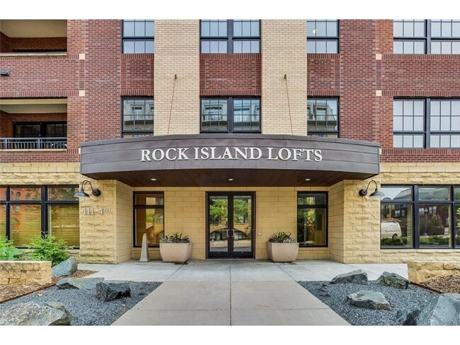 Building Photo - 111 N 4th Ave