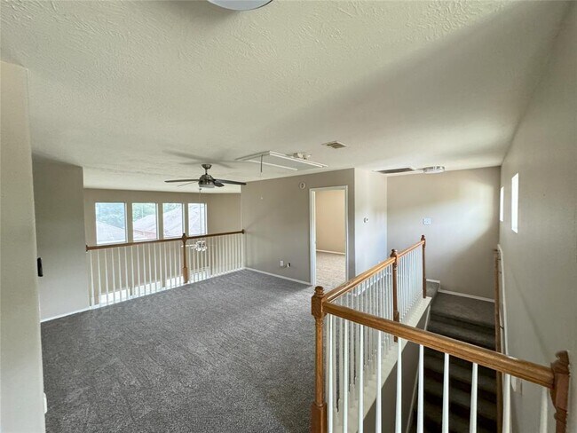 Building Photo - 5015 BridgeValley Ct
