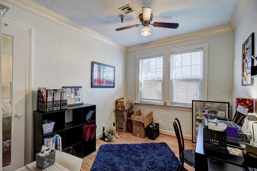 Building Photo - 308 NW 24th St