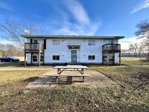 Building Photo - 1545 Carmil Dr