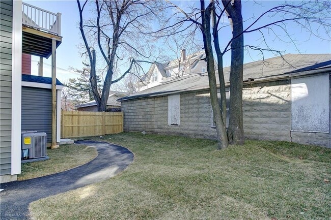 Building Photo - 17 Slocum St