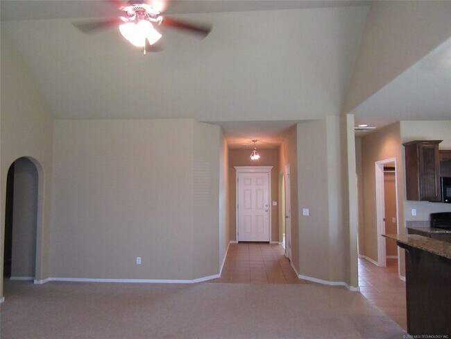 Building Photo - 4 Bed | 2 Bath in Owasso!