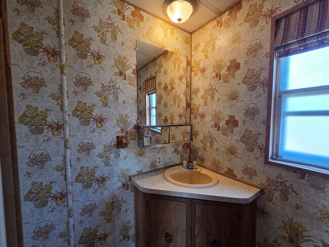 Building Photo - 2/bed 2/bath Single Wide Mobile located in...