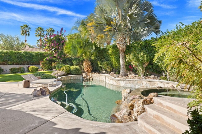 Building Photo - 49105 Casa Del Rio