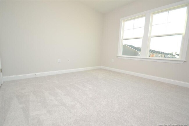 Building Photo - 421 Canyon Spring Trl