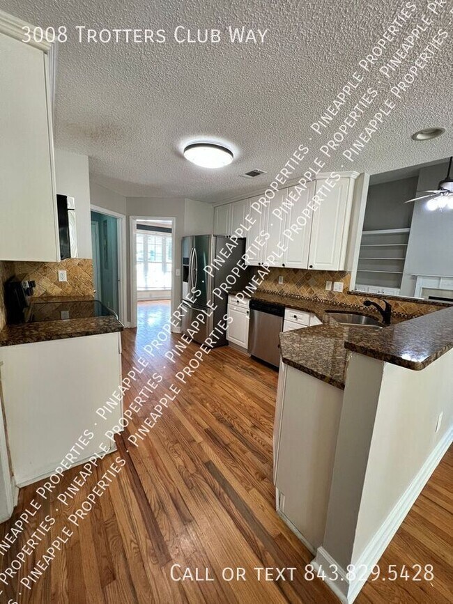 Building Photo - 3008 Trotters Club Way