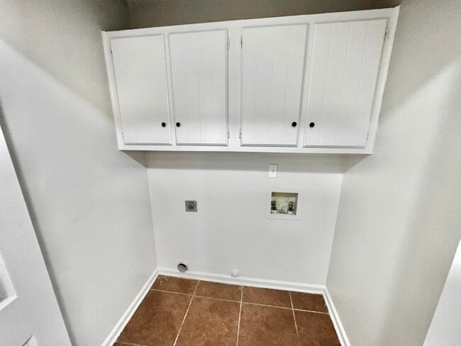 Building Photo - 7242 Rose Trail Dr