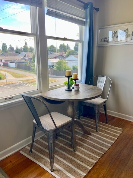 Building Photo - 1630 Chestnut Street