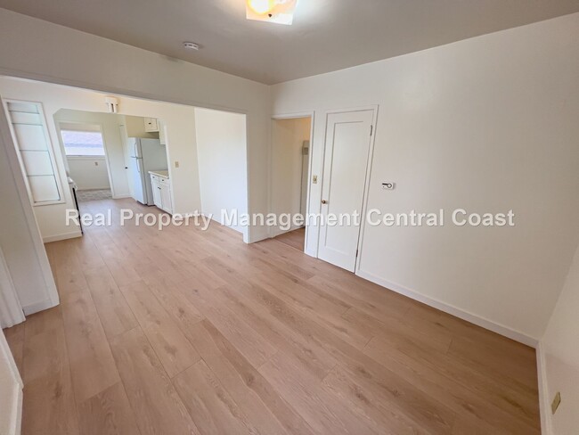 Building Photo - AVAILABLE MAY - 3 Bed / 2 Bath Cayucos Home
