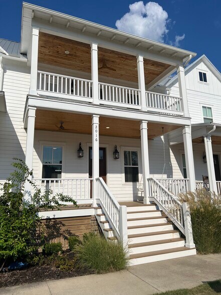 Building Photo - 2016 Loretta Parker Lane