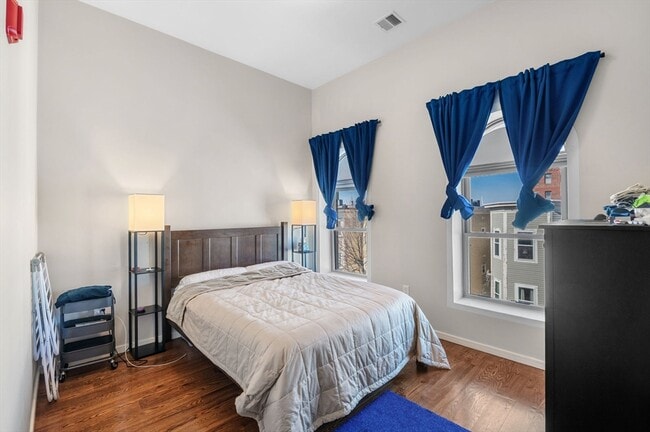 Building Photo - 178 Elm St