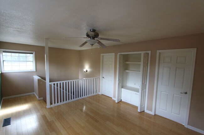 Building Photo - Charming 3-Bed Rockridge Estates Home | Arizona Room & Heated Garage