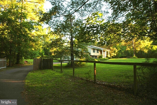 Building Photo - 43017 Fairgrounds Rd