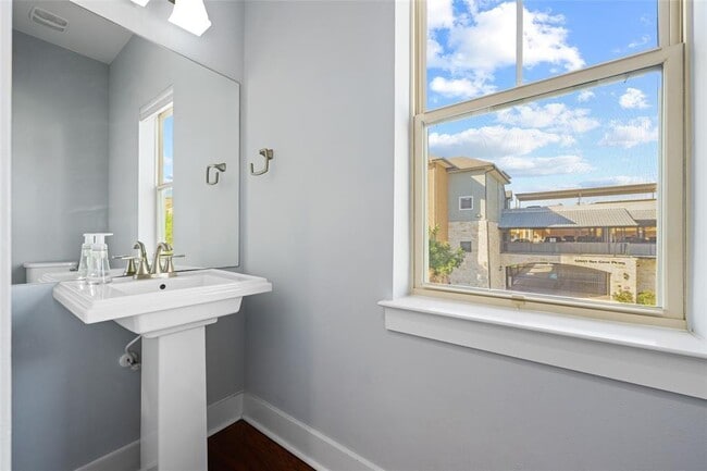 Building Photo - 13518 Galleria Cir