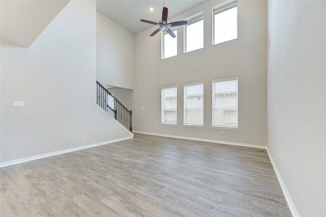 Building Photo - 821 Laguna Grn Ln